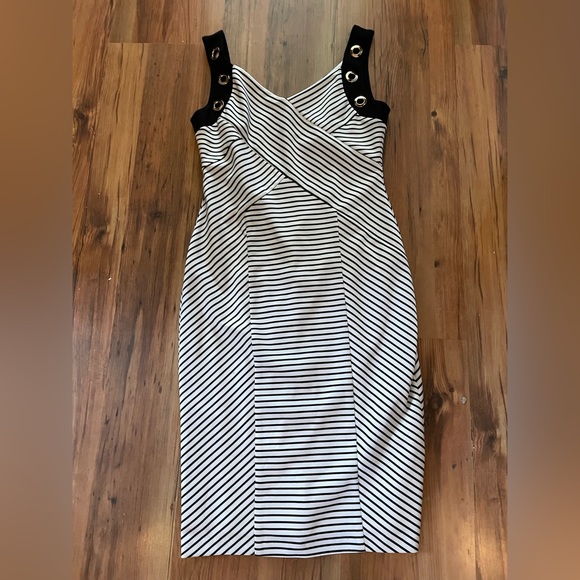 Frank Lyman Design Dresses & Skirts - Summer Dress